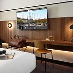 Mercure Centre Port De Plaisance Hotel 4*