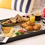 Mercure Centre Port De Plaisance Hotel 4*