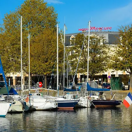 Mercure Centre Port De Plaisance Hotel 4*