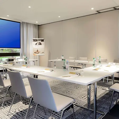 Hotel Mercure Centre Port De Plaisance 4*