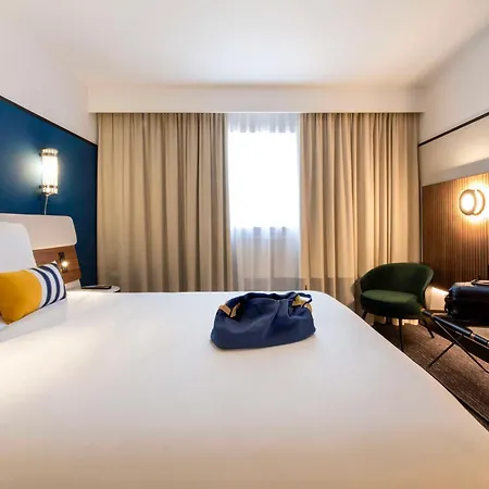 Mercure Centre Port De Plaisance 4*