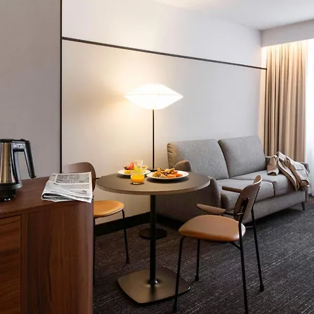 Mercure Centre Port De Plaisance Hotel