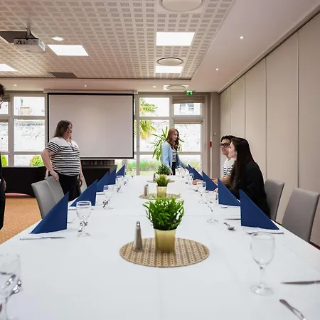 Mercure Centre Port De Plaisance Hotel