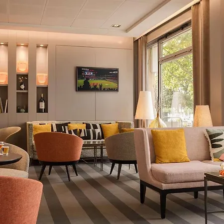 Hotel Mercure Centre Port De Plaisance 4*