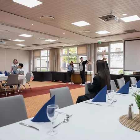 Mercure Centre Port De Plaisance Hotel 4*