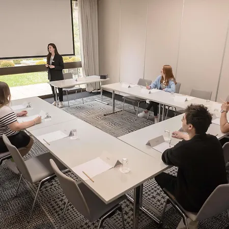 Mercure Centre Port De Plaisance Hotel