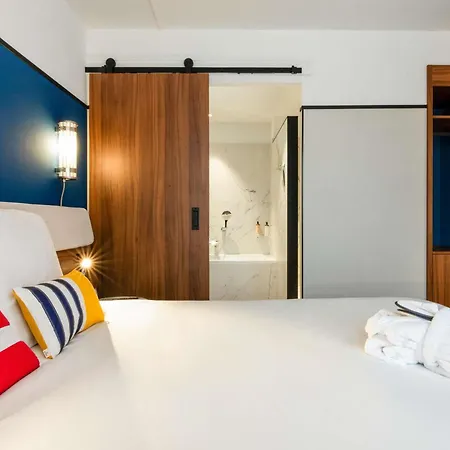 Mercure Centre Port De Plaisance מלון