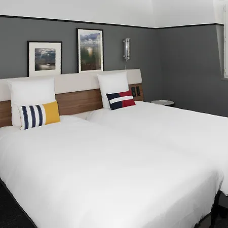 Hotel Mercure Centre Port De Plaisance 4*