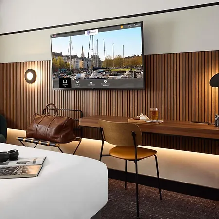 Mercure Centre Port De Plaisance Hotel 4*