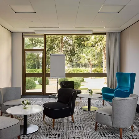 Mercure Centre Port De Plaisance Hotel