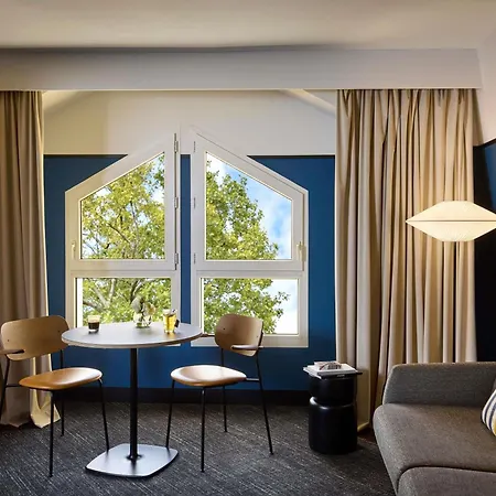 Otel Mercure Centre Port De Plaisance 4*