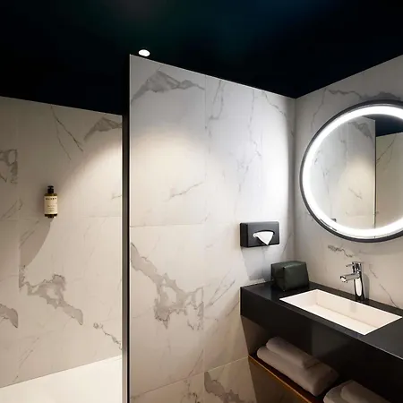 Otel Mercure Centre Port De Plaisance 4*