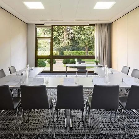 Mercure Centre Port De Plaisance 4* Caen
