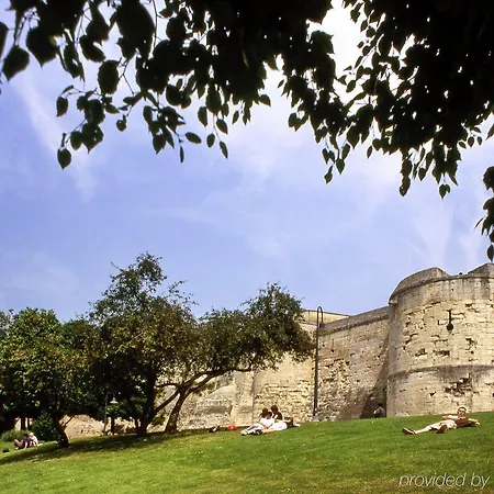 Mercure Centre Port De Plaisance 4* קאין