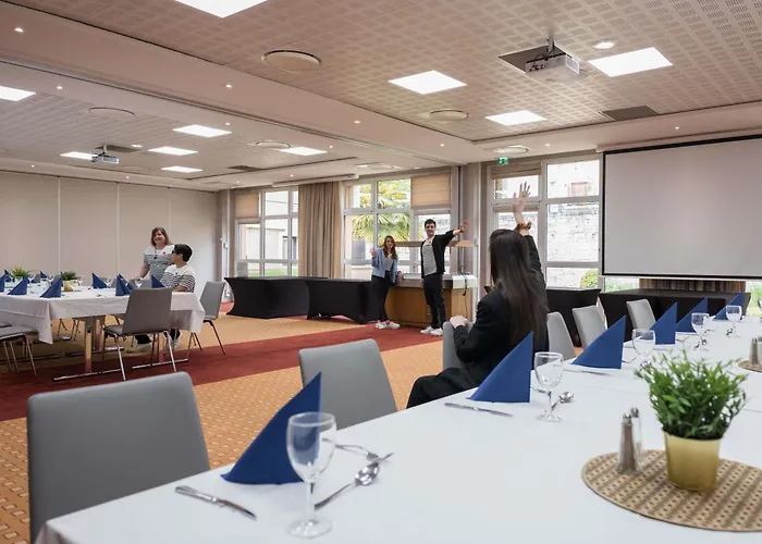 Mercure Centre Port De Plaisance Hotel 4*