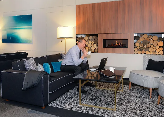 Mercure Centre Port De Plaisance 4*