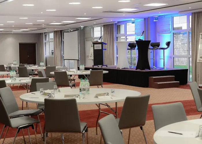 Mercure Centre Port De Plaisance 4* Caen